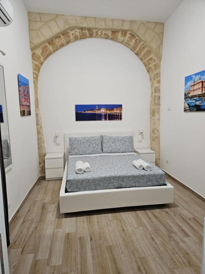 White House * Bari