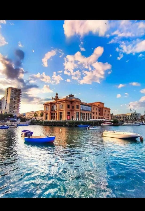 White House * Bari